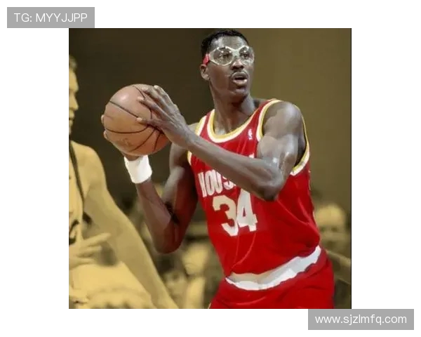 哈基姆·奥拉朱旺：从尼日利亚篮球少年到NBA传奇巨星的辉煌历程