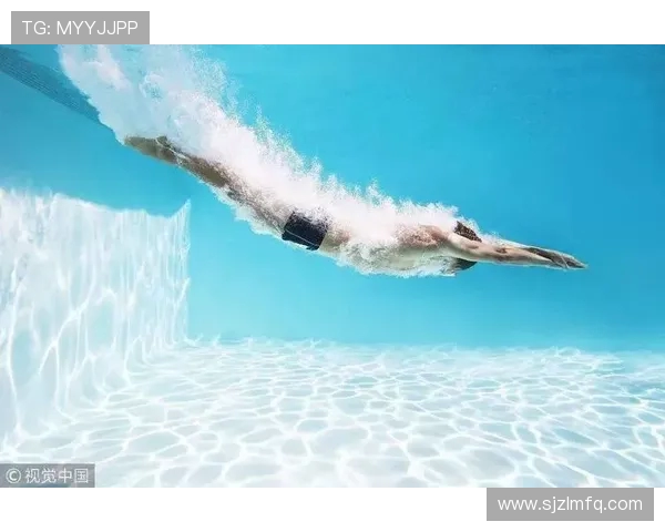 从惊险一跃到完美入水探索跳水运动的力量与美感