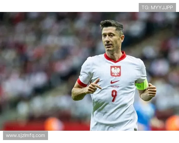 罗伯特·莱万多夫斯基：从波兰锋线杀手到世界足球巨星的成长之路